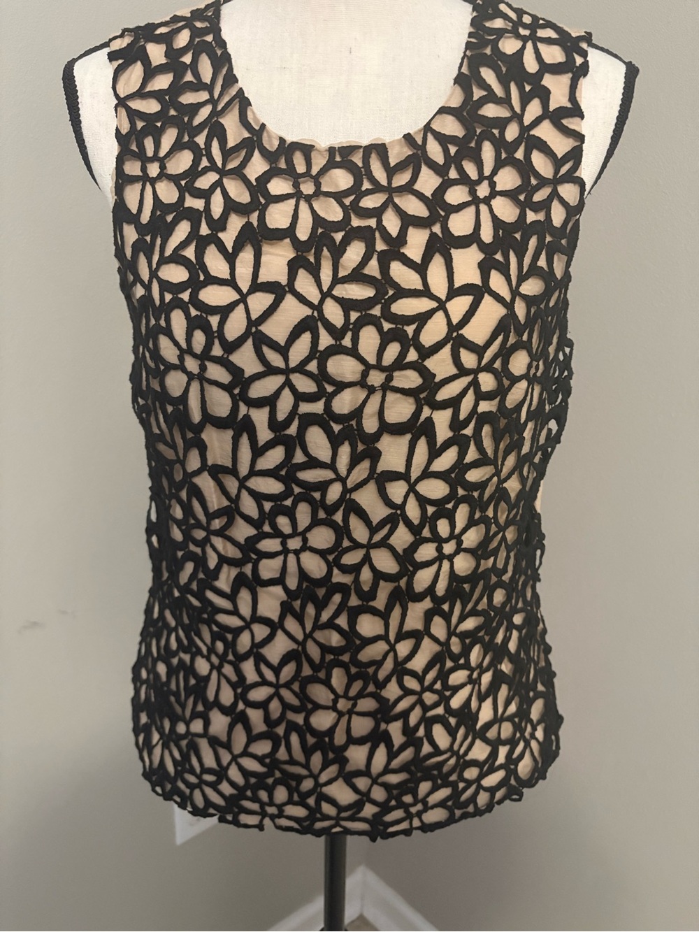 Black Floral Cutout Sleeveless Camisole with Nude Lining